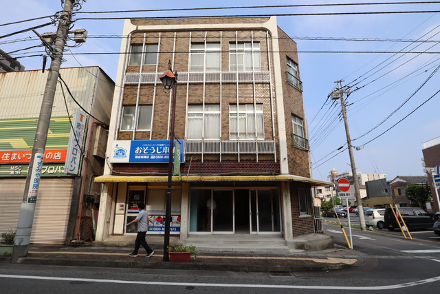 商店街に面した昭和レトロな佇まい【初回3ヶ月無料！】